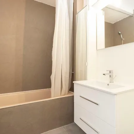 Appartement Studio In The Heart Of At 700m From The Sea Nice
